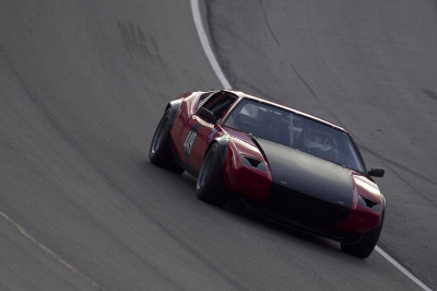 Kirby Schrader in his 1971 DeTomaso Pantera on the Banking