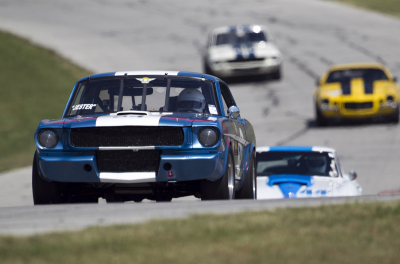 Bobby Whitehead has things under control in his Ford Mustang